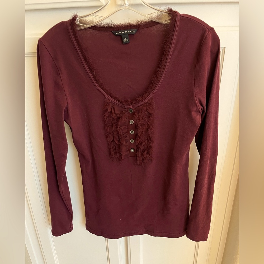 Banana Republic women’s top M burgundy with detail